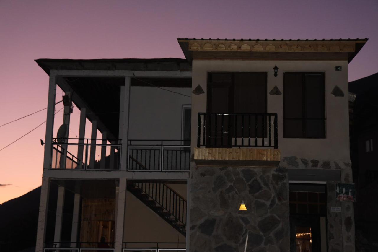 Eka'S Guest House Mestia Exterior foto